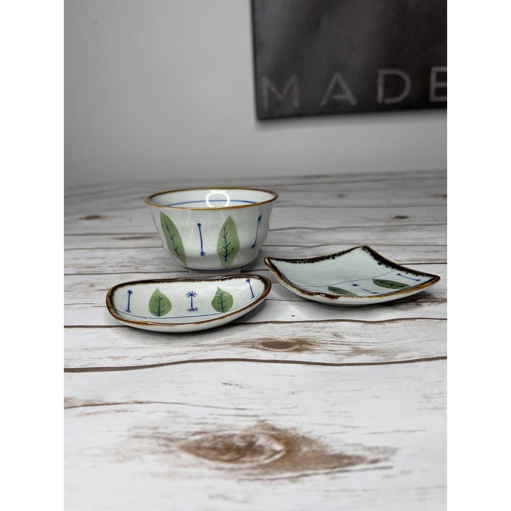 Vintage Japanese Ceramic Bowl and Small Plates Set with Leaf Design‎
